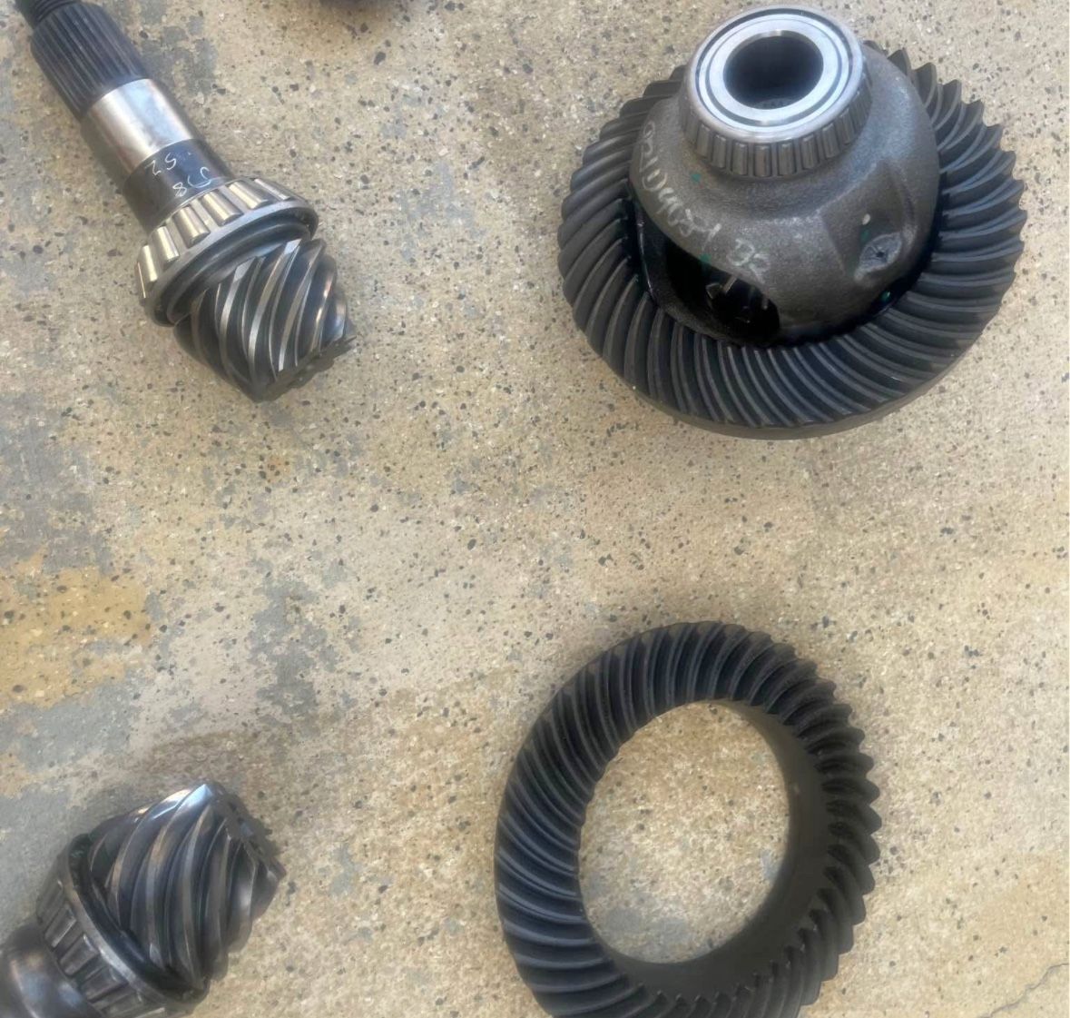 Jeep 4.10 Gears From 23’ Jeep Gladiator Mojave