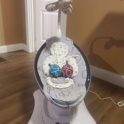 4 Moms Mamaroo Multi Motion Baby Swing 