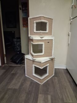 Cat Tree Pickup M-F 2:00-5:40 S-S 200-4:40 rainbow/charleston cash only read description