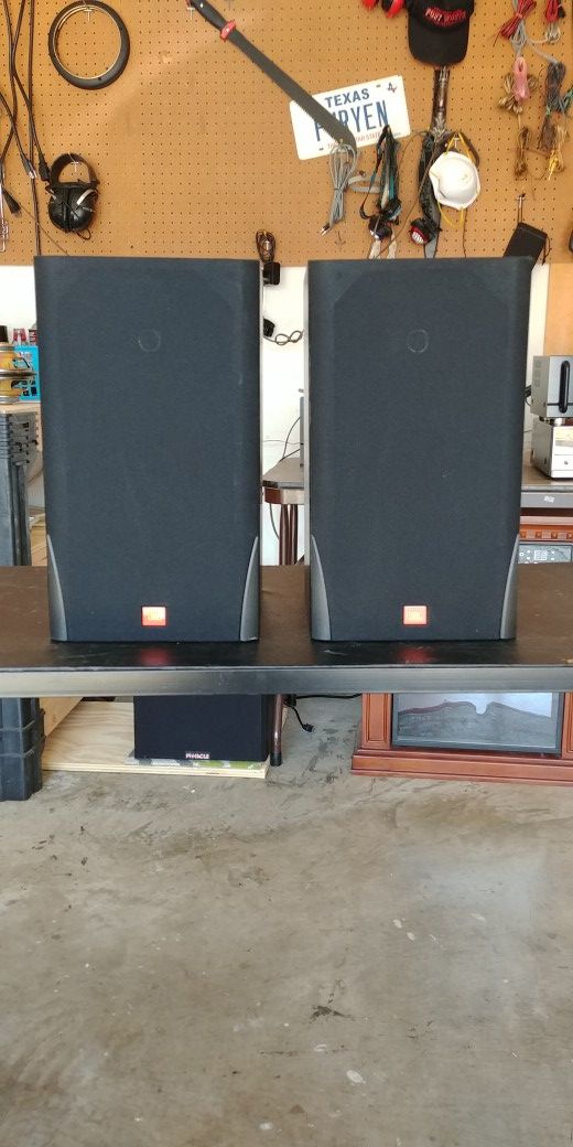 JBL MR26 Bookshelf Speakers