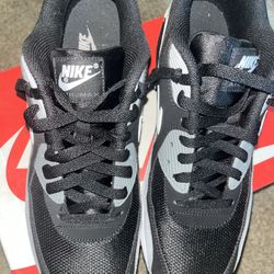 Nike Air Max 90 Essential 