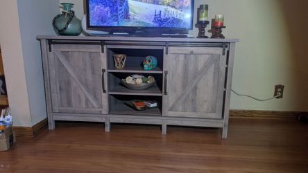 Entertainment stand- farmhouse style