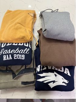 Sweat Shirts  6 Total