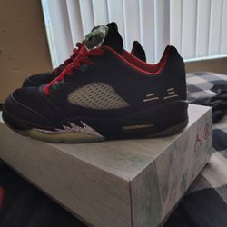A Pair Of Jordans retro low x clot jade