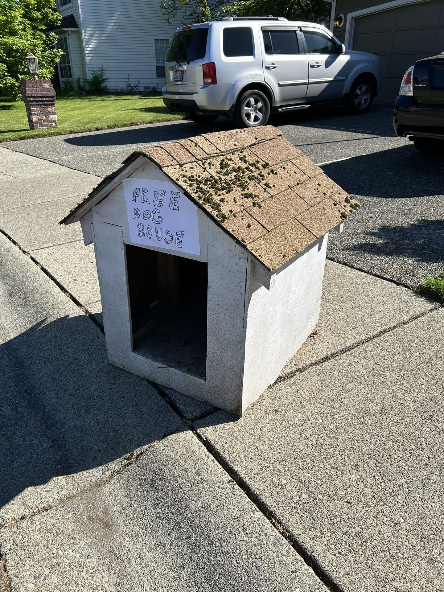 Free Dog House