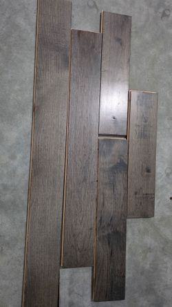 Hickory hard wood plank flooring 100+ sq ft 5"x 3/4"
