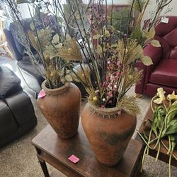2 Decorative Vases