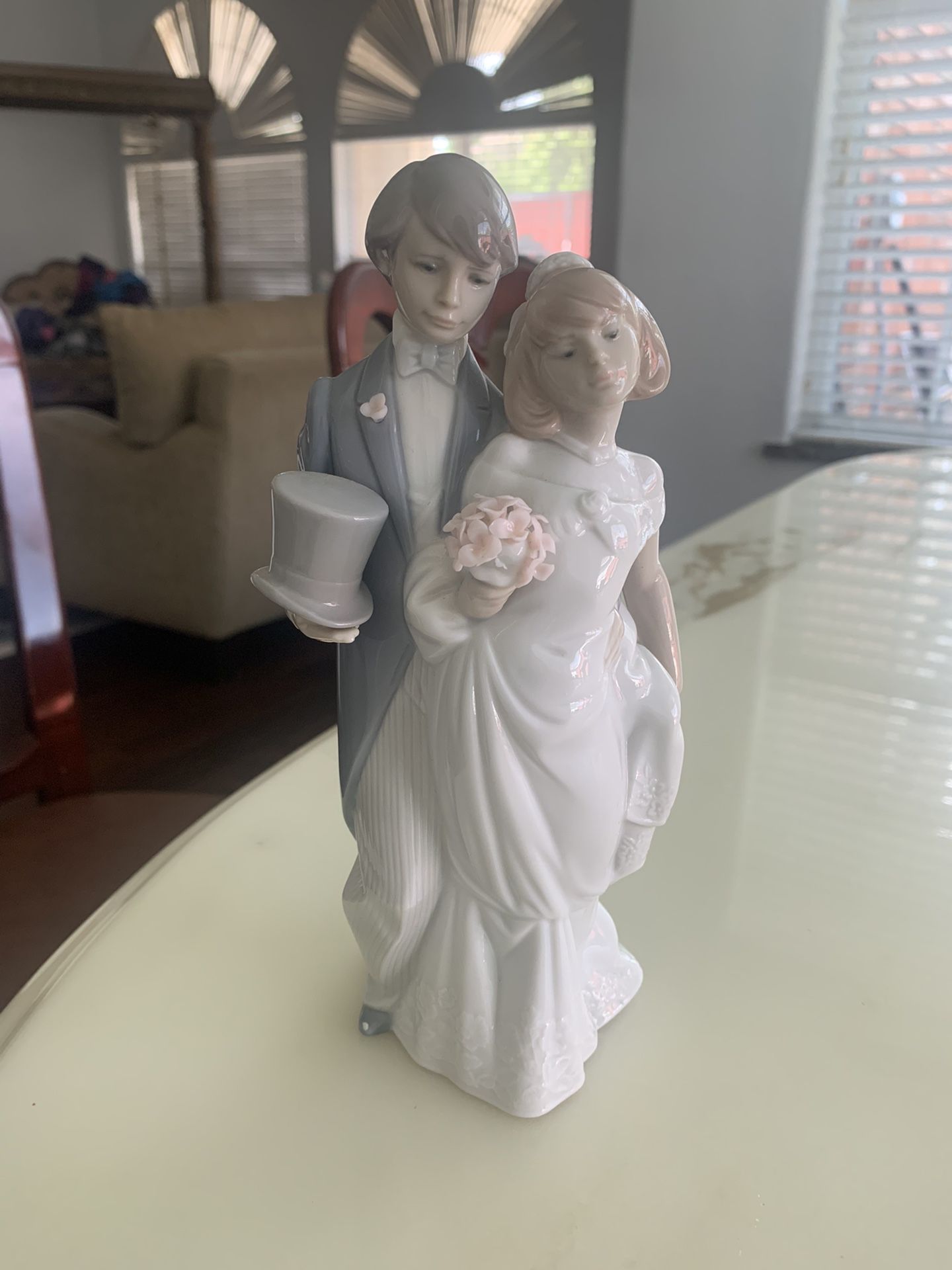 New Lladro Porcelain Couple figurine