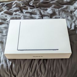 Macbook Air M3 15" 24GB 512GB Applecare Until Dec 2027 + Accessories