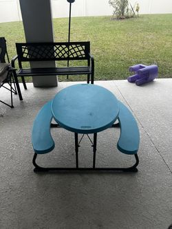 Picnic table
