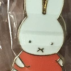 Miffy with duck Pin