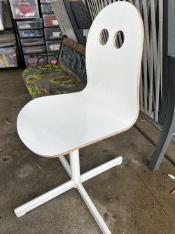 Kids White Chair