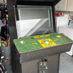 Golden Tee  Arcade Golf Game