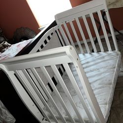 baby crib 