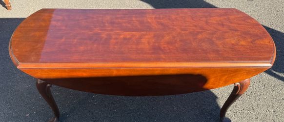 Vintage Drexel Queen Anne Style Cherry Drop-Leaf Coffee Table.