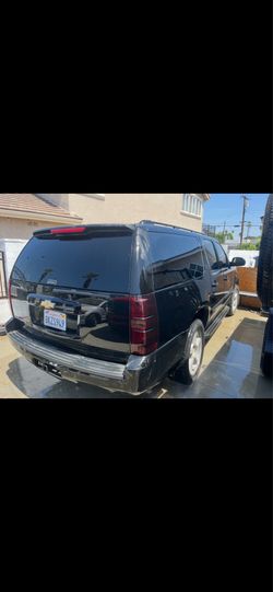 Suburban Chevy 2007