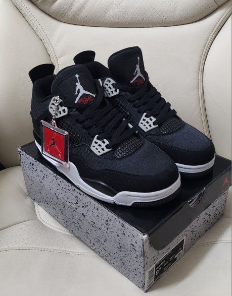 Jordan 4 Retro