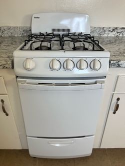 20” Gas stove DANBY in great condition!