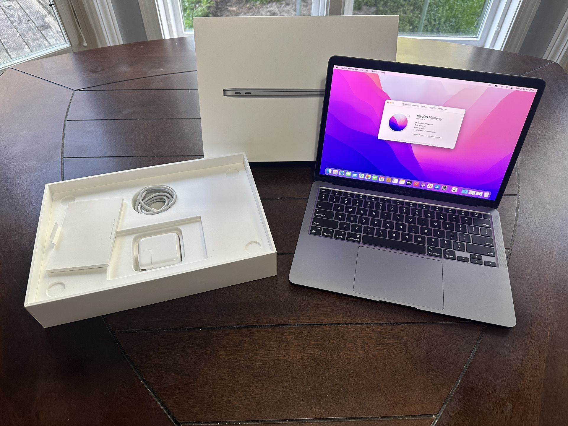 13” Macbook Air 2020 M1 Like New With Software And 500gigs!