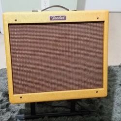 Fender Blues Junior Tweed (Latest) W/ Free Gator Amp Stand 