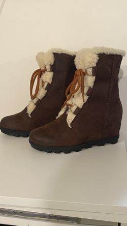 Women’s Sorel wedge boots size 8.5