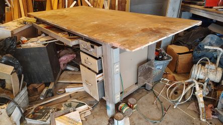 Large Router Table With Electrical  Plugs