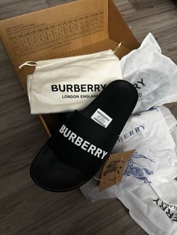 BLACK BURBERRY SLIDES
