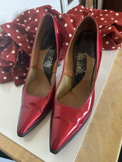 CANDY APPLE RED HIGH SHINE VINTAGE PUMPS SZ 8