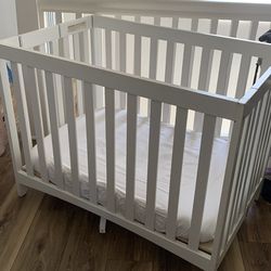 London Folding Mini Crib ( White)
