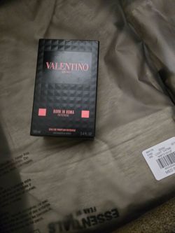 Valentino uomo born in roma intense