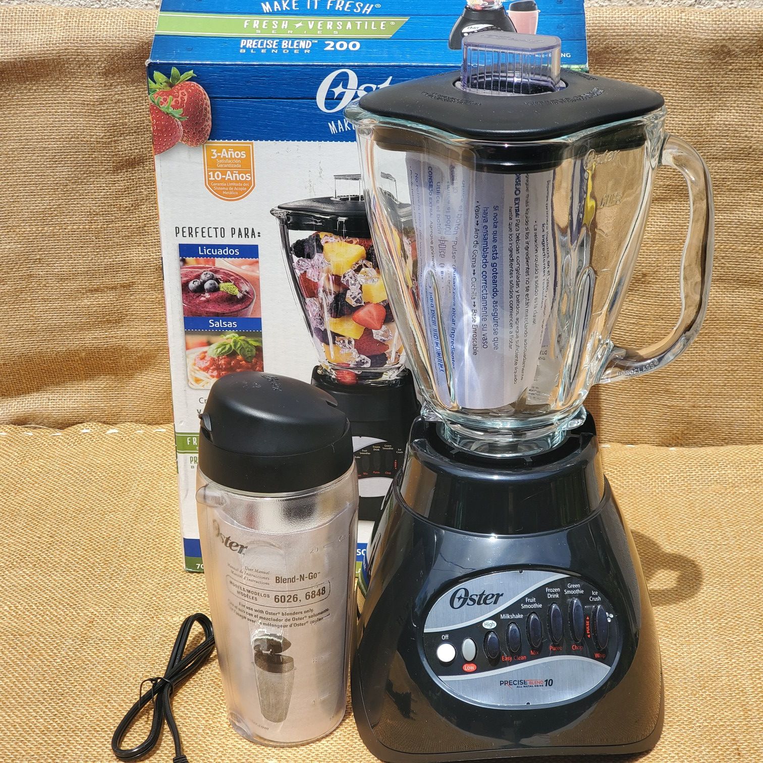 NEW OSTER 10 speed 2- in -1 Blender and Blend-N- Go System Cup