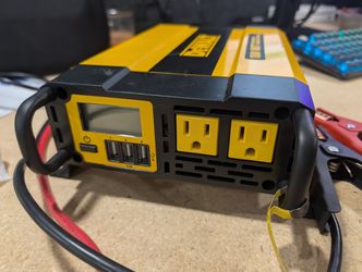DEWALT 1000-Watt Power Inverter