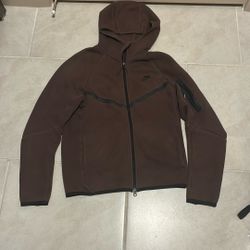 Brown Nike Tech Trades!