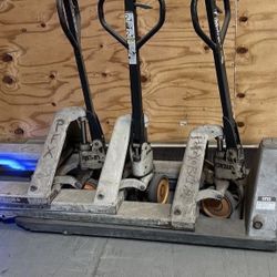 Pallet jacks