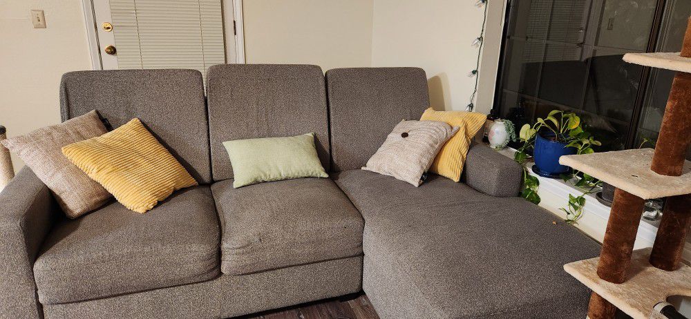 Light Gray Couch With Chaise