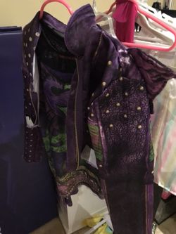 Mal Descendants costume size 5/6