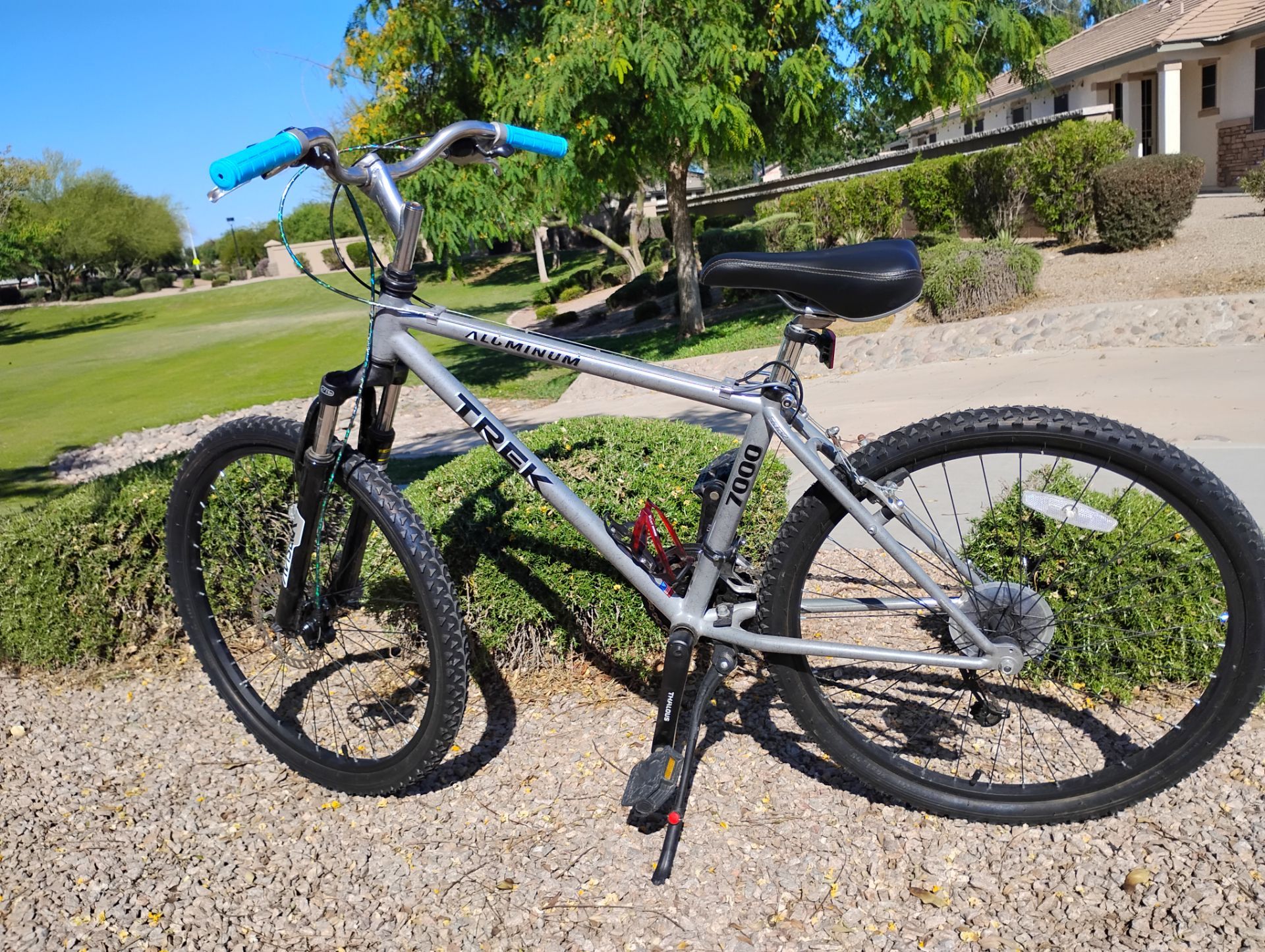 Trek 7000 mountain bike good shape