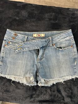Women short 9
