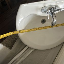 Pedestal Sink