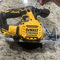Dewalt 20v brushless Atomic Circular Saw 6 1/2” 