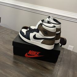 Air Jordan 1 Retro High OG Dark Mocha Size 11