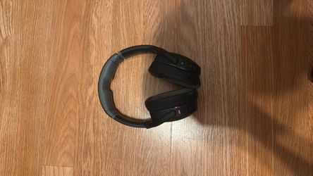 SKULL CANDY Black Over-Ear Wireless Headphones