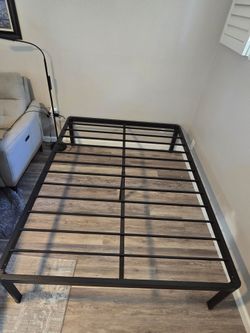 Queen Black Metal Platform Bed Frame
