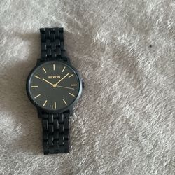 Nixon Watch