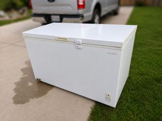 Insignia 14 Cu. Ft. Garage-Ready Chest Freezer