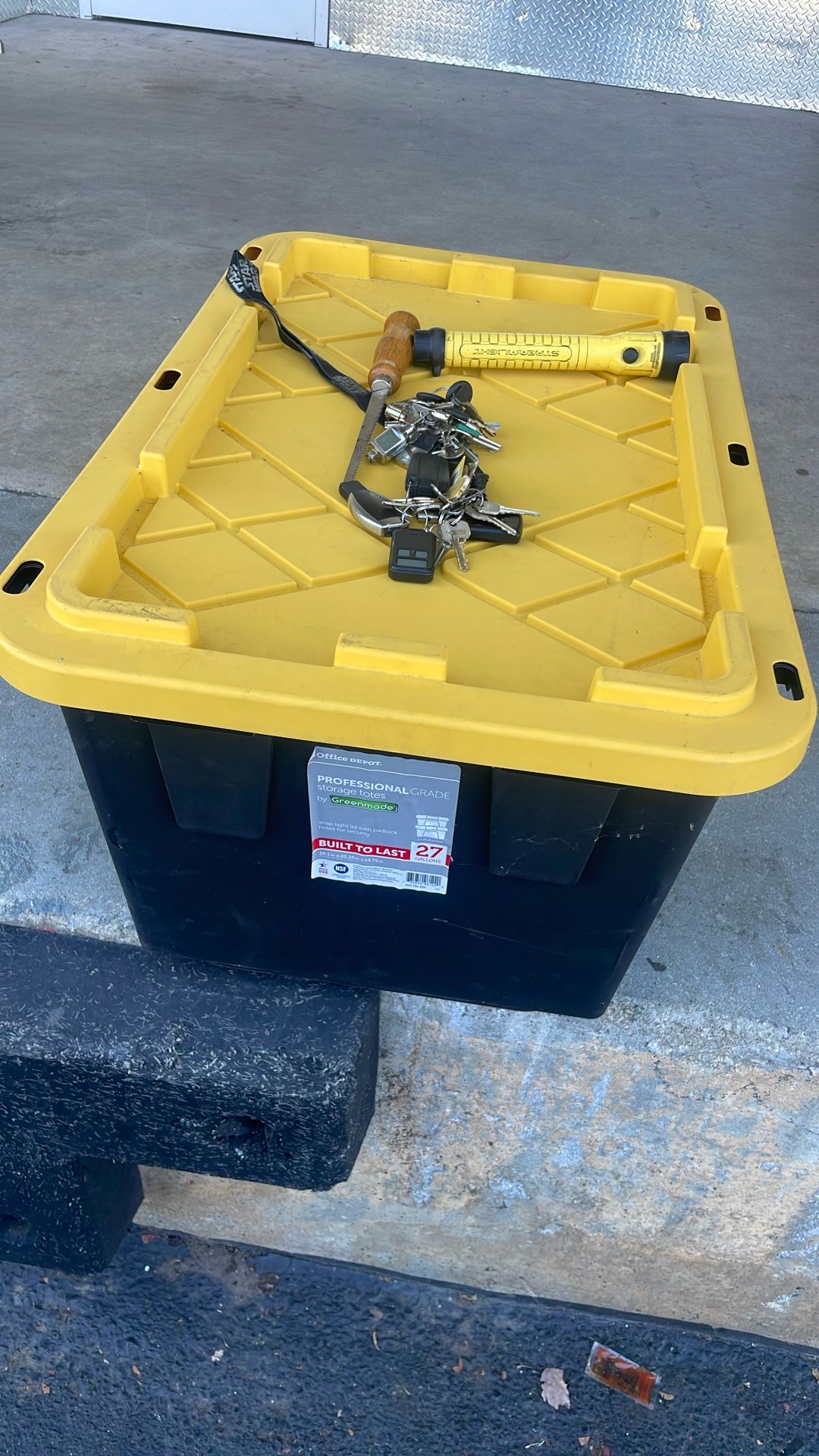 27 Gallon Storage Totes