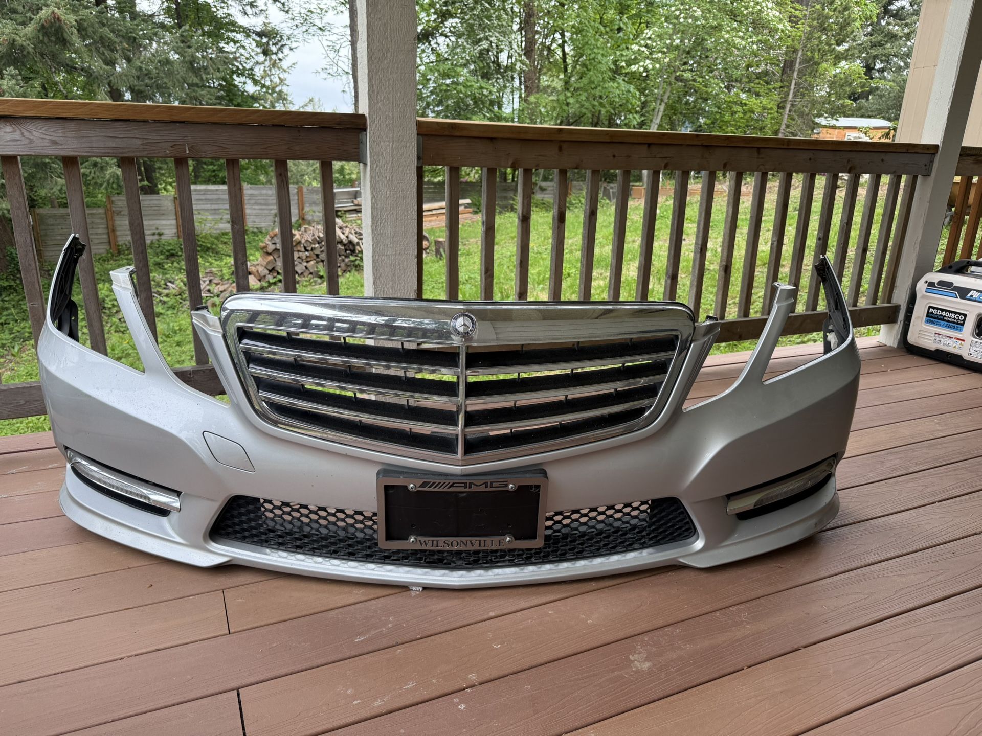 2013 Mercedes-Benz E350 Front Bumper Cover, Upper Grill, Lower Grill, Left, And Right Fog Light