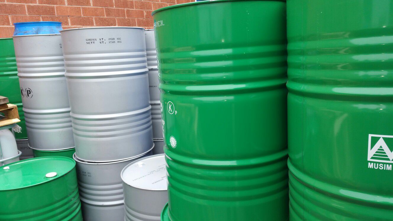 55 gallons metal barrels $15each Food Grade