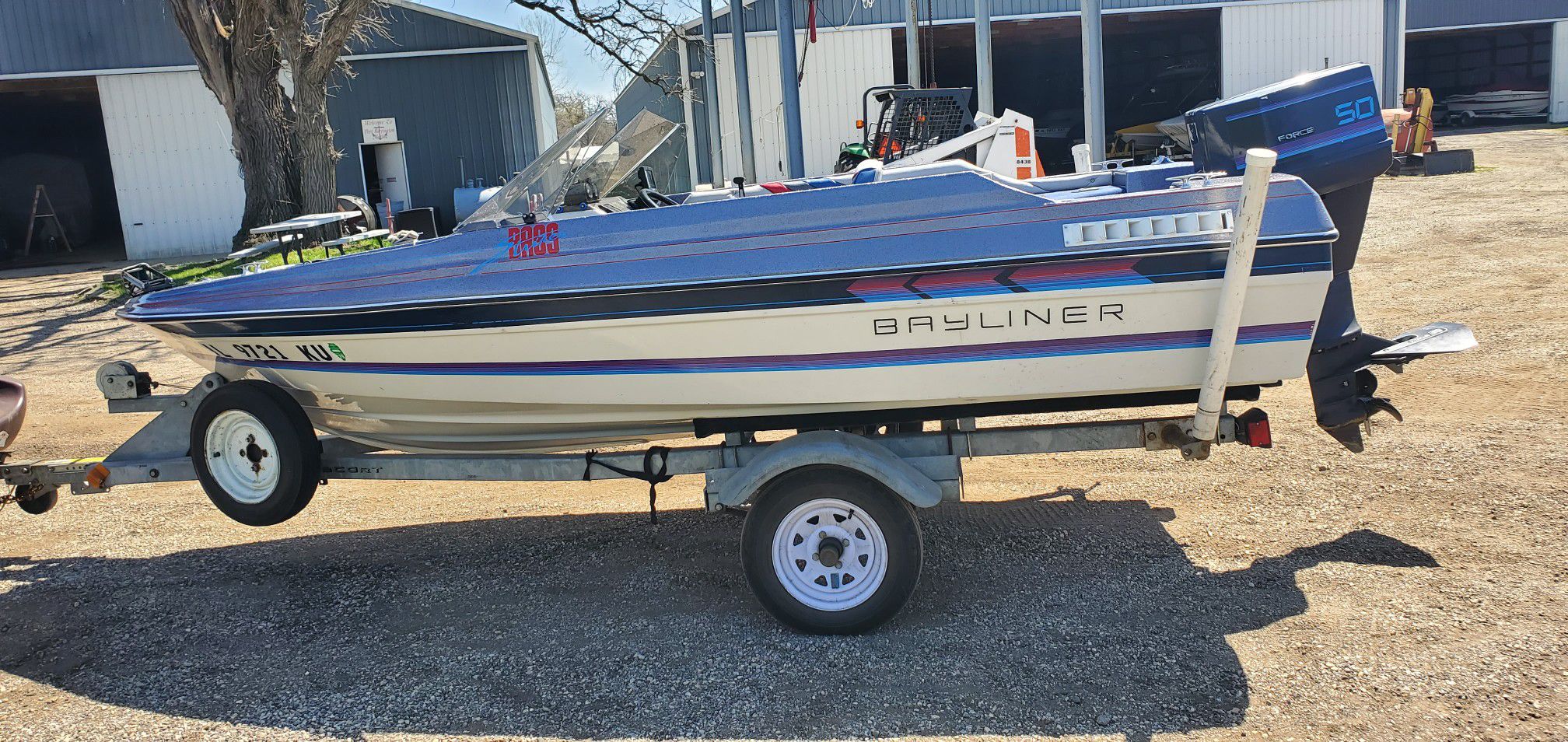 Bayliner Bass Striker 1987. Runs good, no leaks or issues. Boat is serviced for winter storage