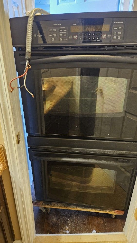 Double Convection Wall Ovens & 5 Burner Cooktop
